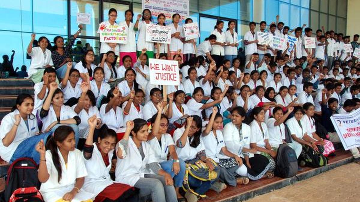 Students stage protest against move to open new veterinary colleges